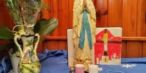 Cómo preparar un altar a la Virgen María en casa con tus hijos