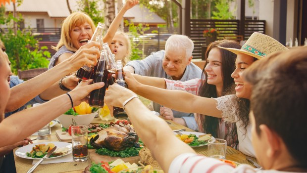 FAMILY RAISE TOAST