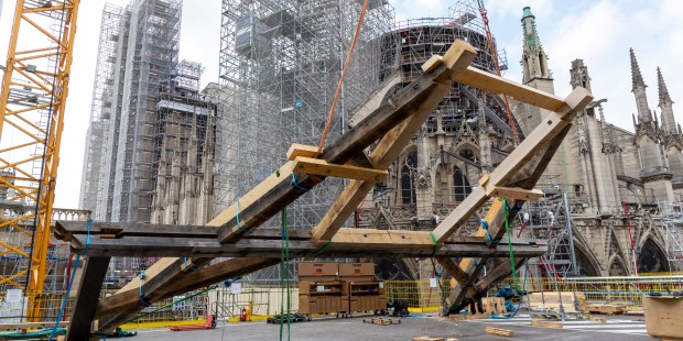 Montaje de la estructura de Notre-Dame de Paris