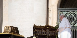 El Papa anuncia que dedicará una carta apostólica a santa Teresa de Lisieux