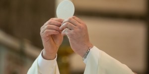 5 poderosas citas de la Biblia para amar la Eucaristía