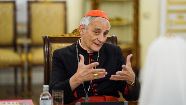 Corner Item Image - Papabile: Cardenal Zuppi, misionero de la paz y sacerdote del pueblo