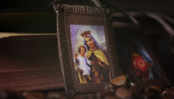 Szkaplerz z Matką Bożą z góry Karmel