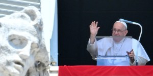 Ucrania: el Papa confía a la Virgen María oraciones por la paz
