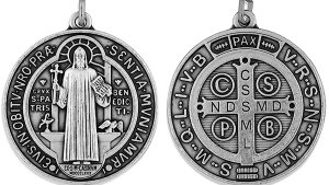 MEDALLA-DE-SAN-BENITO