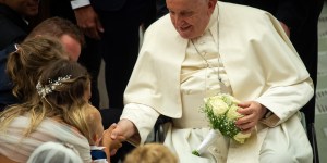 El Papa: «Debemos saber llevar nuestras cruces cotidianas»