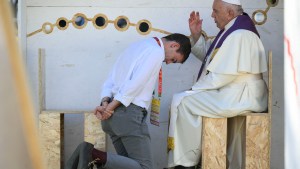 Pope-Francis-hears-confession-from-a-participant-in-the-World-Youth-Day