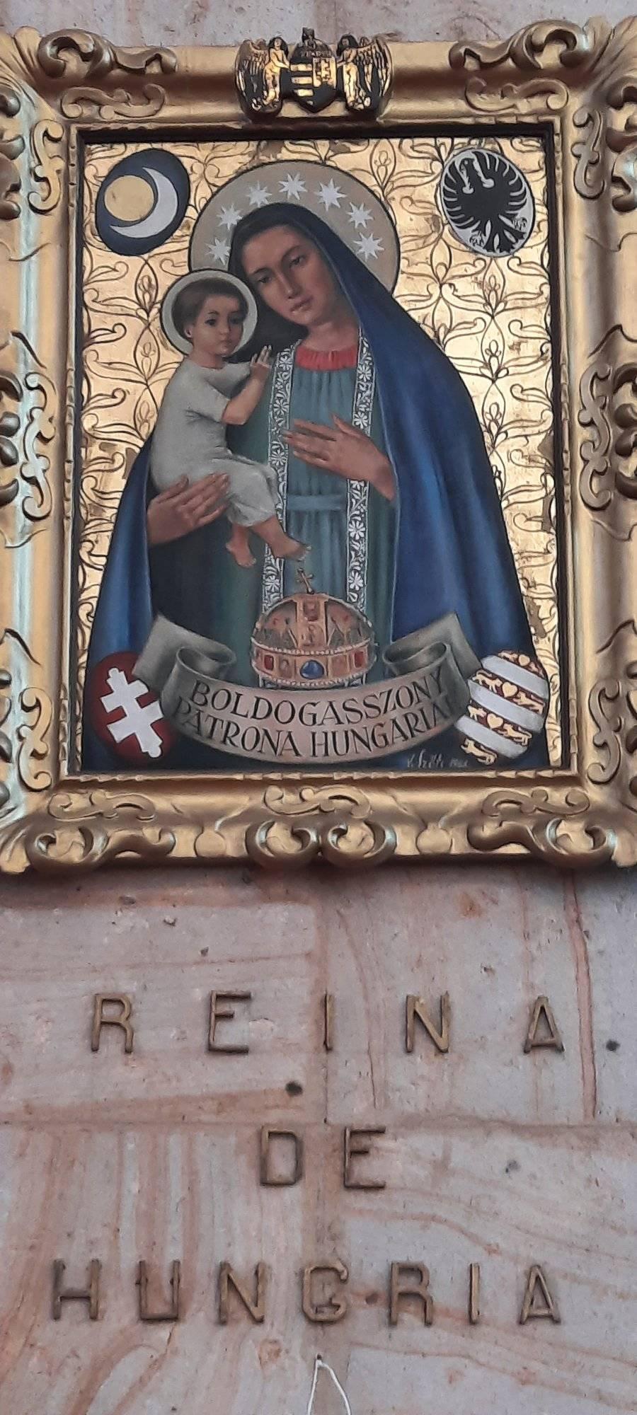 Parroquia de nuestra señora de Fátima en Tacámbaro Michoacán Vírgenes refugiadas