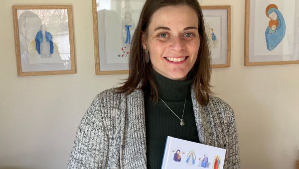 Libro el dulce nombre de María de Cata Perl