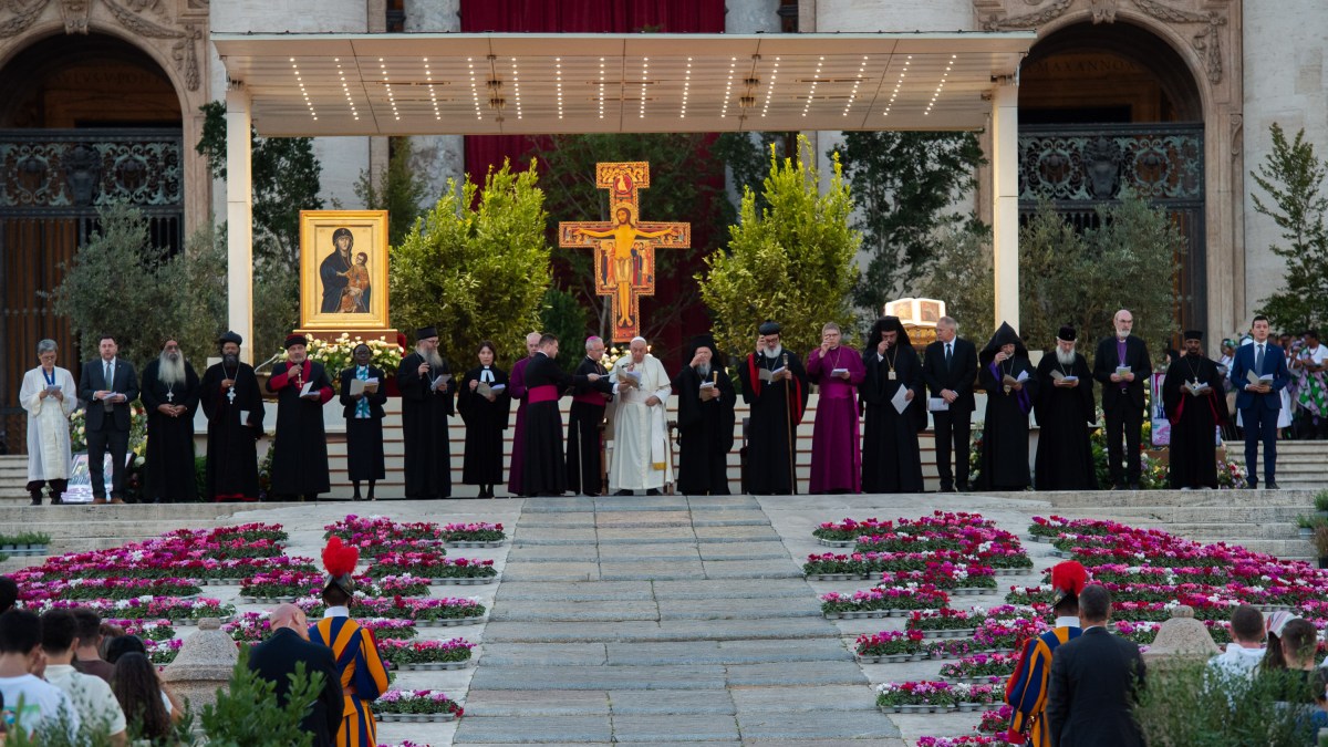 Pope Francis Vigil Prayer Protestants and Orthodox St. Peter's square