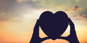 5 citas bíblicas que muestran el verdadero poder del amor 