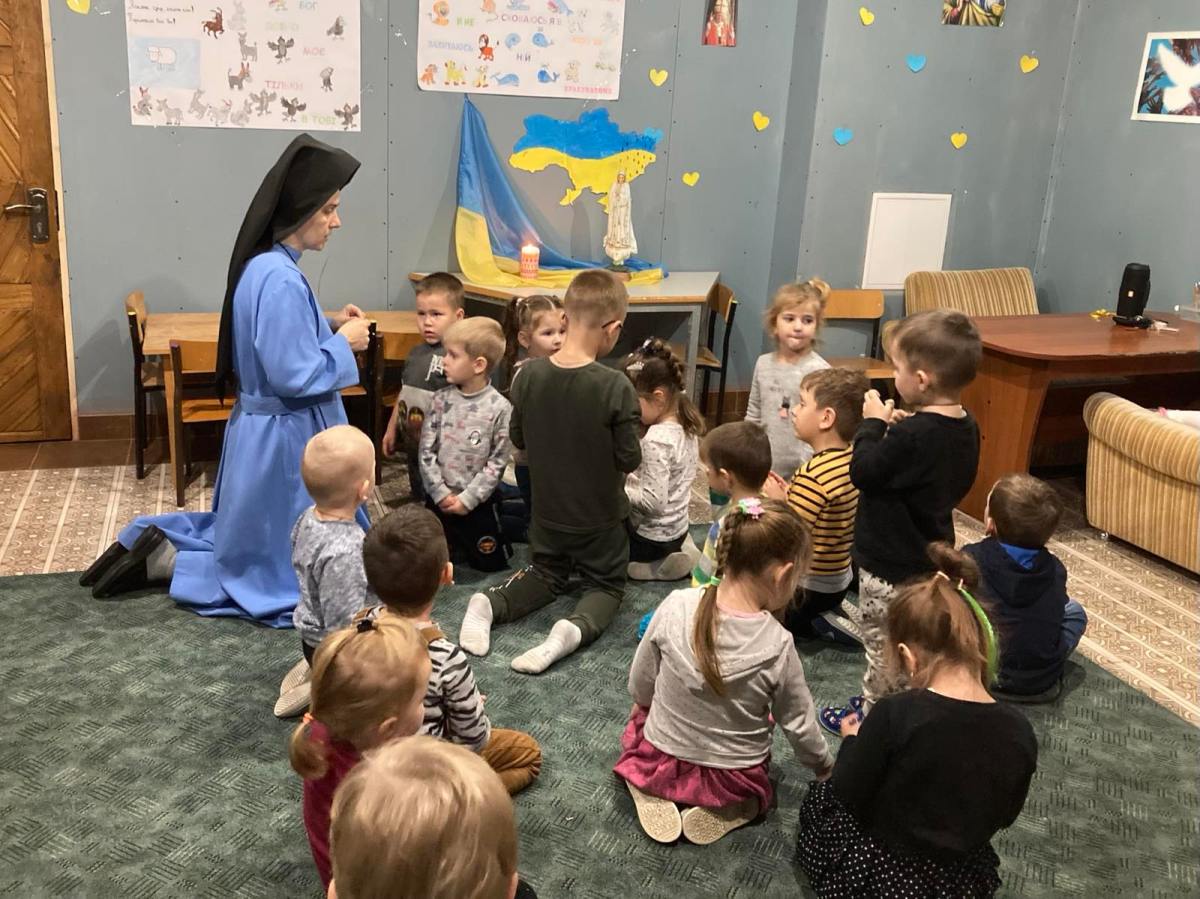 One-Million-Children-Praying-the-Rosary-Aid to the church in need