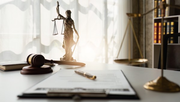 JUSTICE-LAW-shutterstock_2259492687