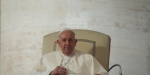 El Papa descarta la posibilidad de ordenar mujeres diaconisas 