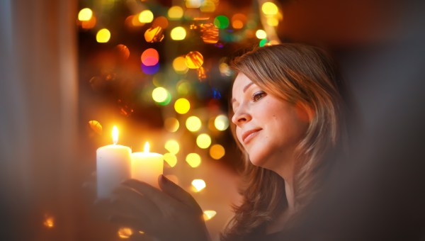 FEMME-NOEL-shutterstock_211836604