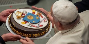 Alegrías y tristezas del 87 cumpleaños del Papa Francisco