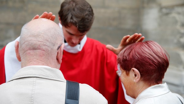 benediction-couple-pretre-godong-FR518609c