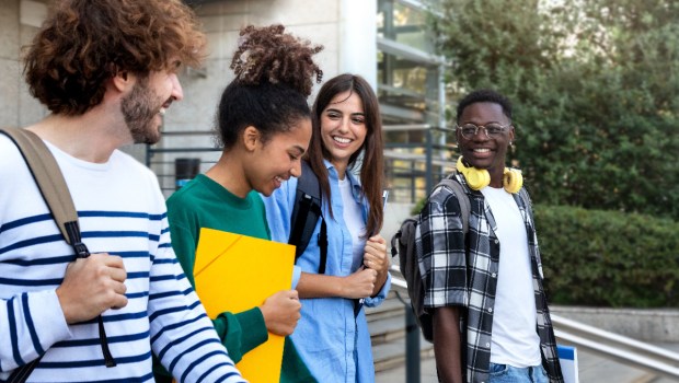 college-friends-students-teens-young-people-