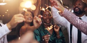 Recibir el año nuevo, ¿qué hacer a media noche?