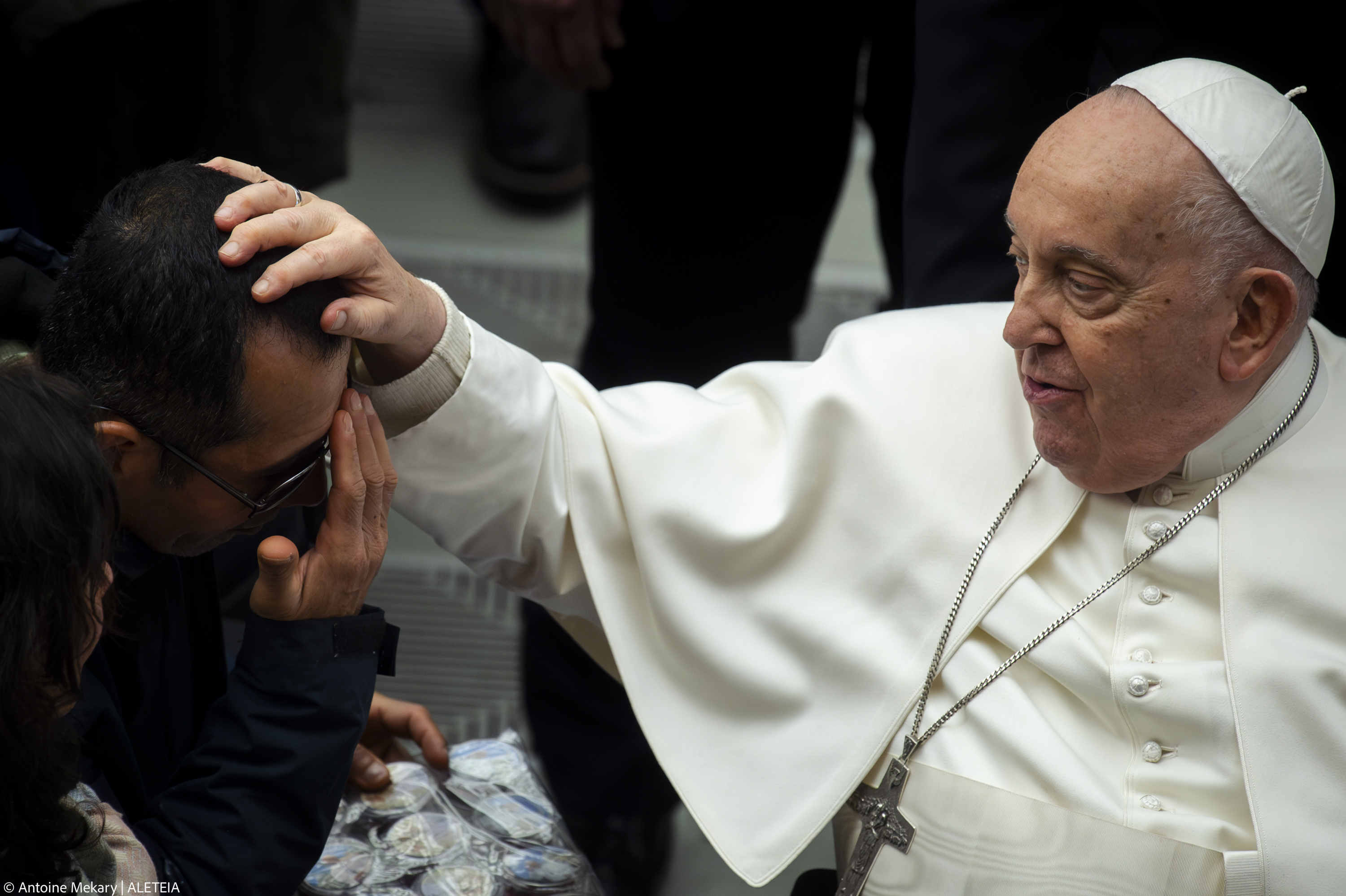 Parejas: este vicio puede devastar su relación, advierte el Papa