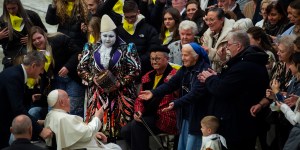 La gula, «el gran pecado del mundo moderno», advierte el Papa