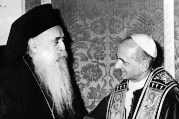 Pope Paul VI (R) meets Orthodox Patriarch Athenagoras I