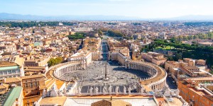 Un laico español al frente de las decisiones económicas del Vaticano