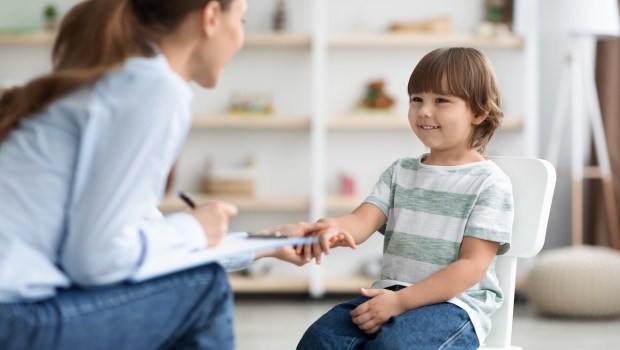 child-whit-child- psychologist