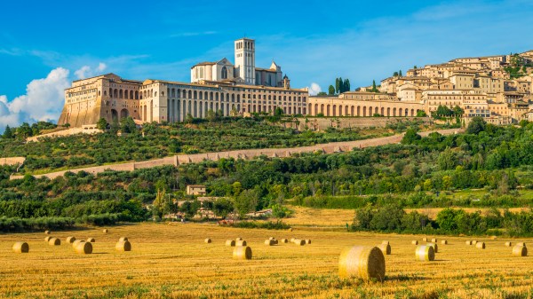 ASSISE-OMBRIE-ITALIE