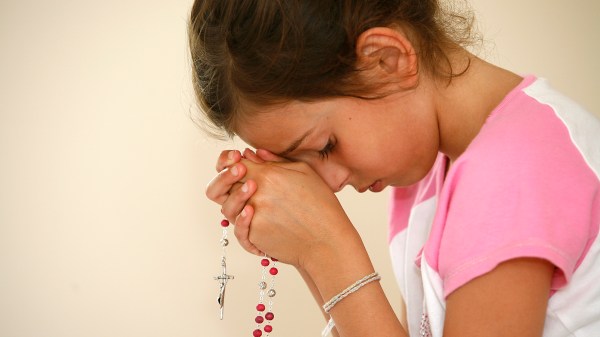 Enfant priant
