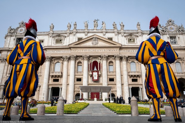 30 mil fieles en la Misa de Resurrección en San Pedro