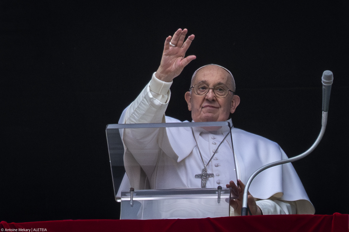 «Quien conoce a Jesús lleva la luz de la salvación de Dios», dijo el Papa