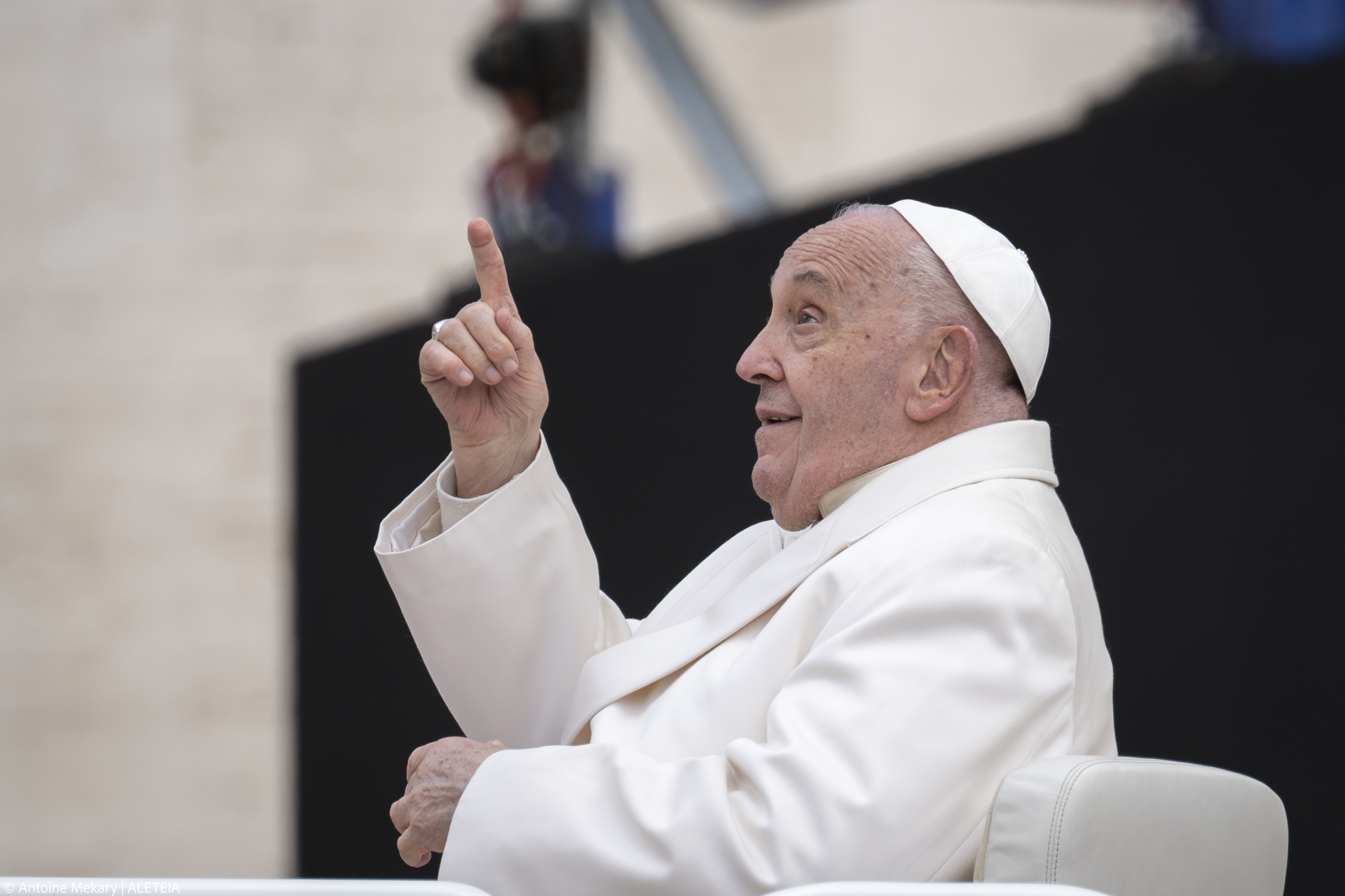 El gran antídoto contra la autosuficiencia revelado por el Papa Francisco