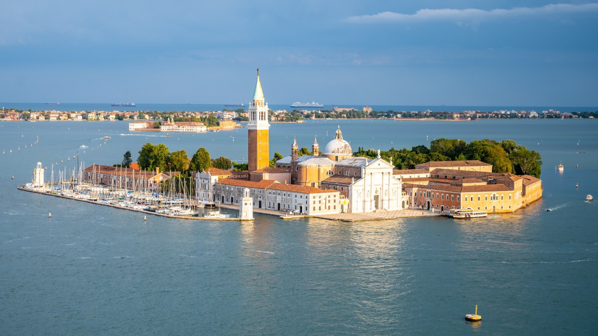 shutterstock_2369931465.jpg