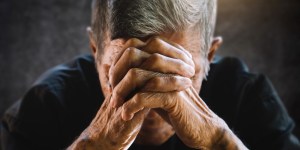 Por qué la gente se acerca a Dios al hacerse mayor