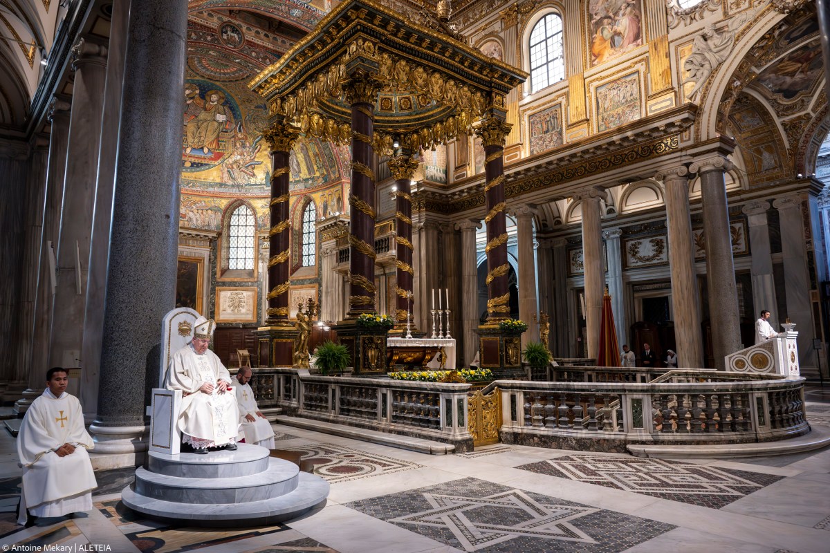 Romanos agradecen a María que les salvara hace 80 años (Fotos)