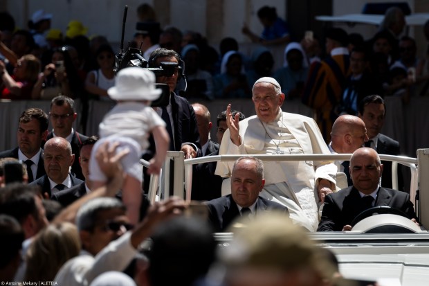 El Espíritu santo no puede ser “embotellado”, dice el Papa Francisco