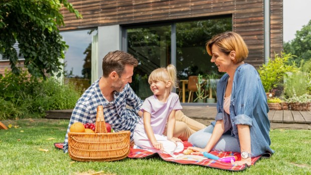 Family backyard picnic