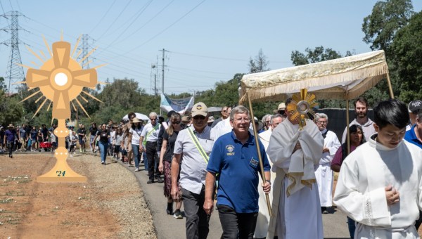 procession Eucharist pilgrimage monstrance