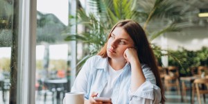 Cómo prevenir una depresión en tus hijos adolescentes 