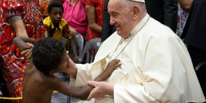 Papa Francisco en Papúa Nueva Guinea: “Arrojar pequeñas semillas de bien en los surcos del mundo”