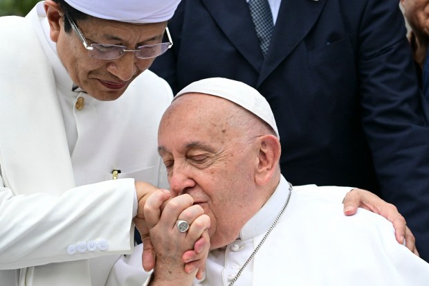 Las mejores imágenes del Papa Francisco en su último día en Indonesia
