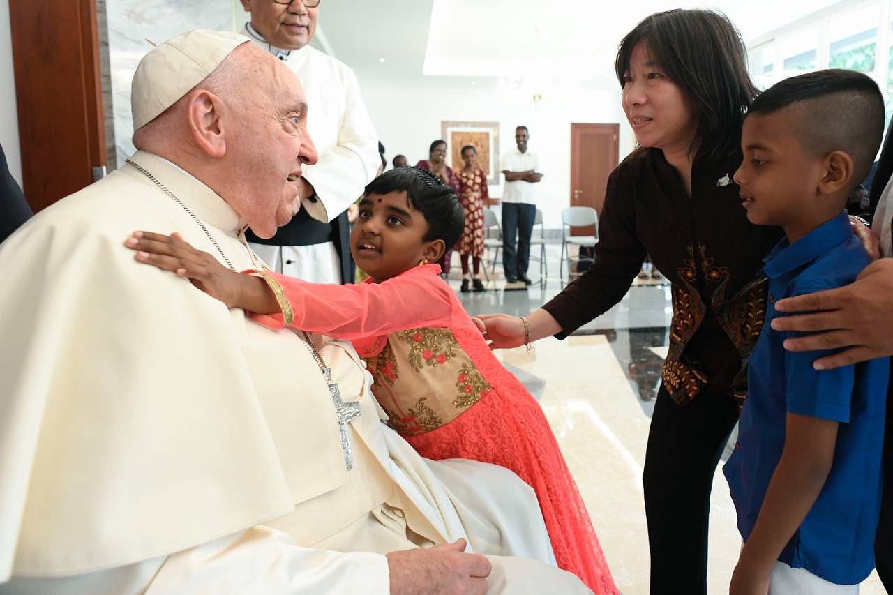 Primeras imágenes del Papa Francisco en Indonesia