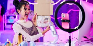 TikTok me hizo comprarlo: el consumismo en la Generación Z 