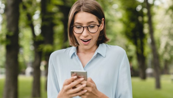 surprise woman phone