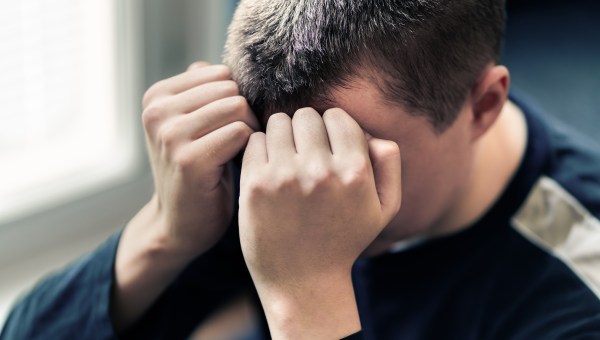 MAINS-VISAGE-shutterstock