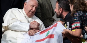 Cómo los últimos papas han acompañado al Líbano en su difícil camino