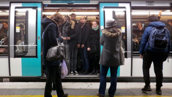 Corner Item Image - Homenaje al Papa Francisco en el metro de la Ciudad de México