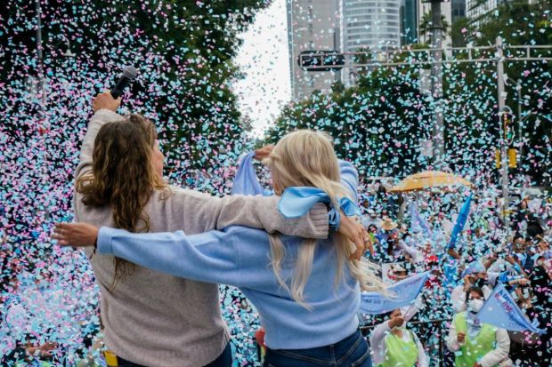 Celebración a favor de la mujer y la vida en mexico marcha manifestación
