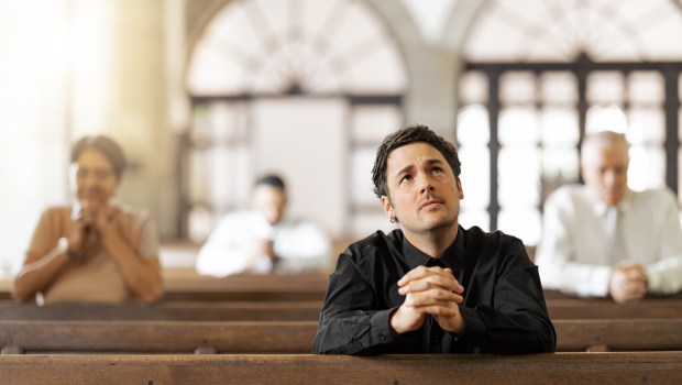 Religijność mężczyzn wyższa niż religijność kobiet